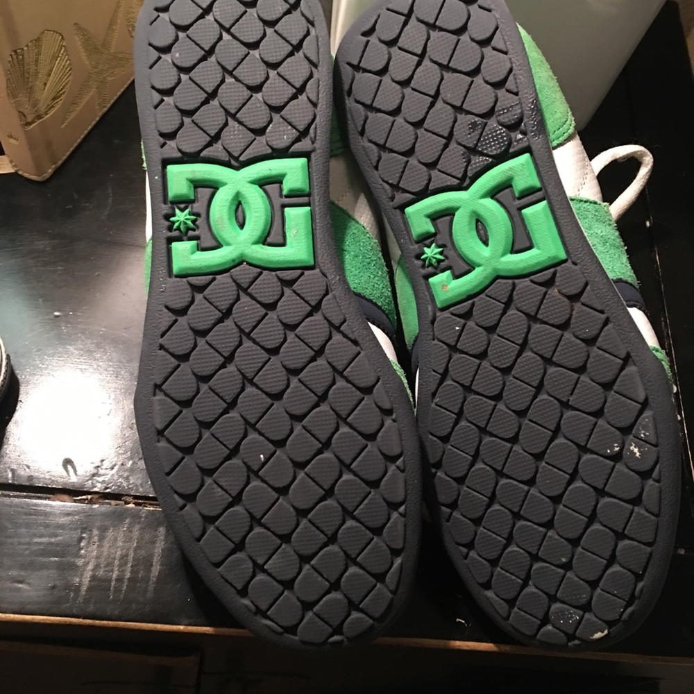 DC Sneakers - Picture 2 of 5